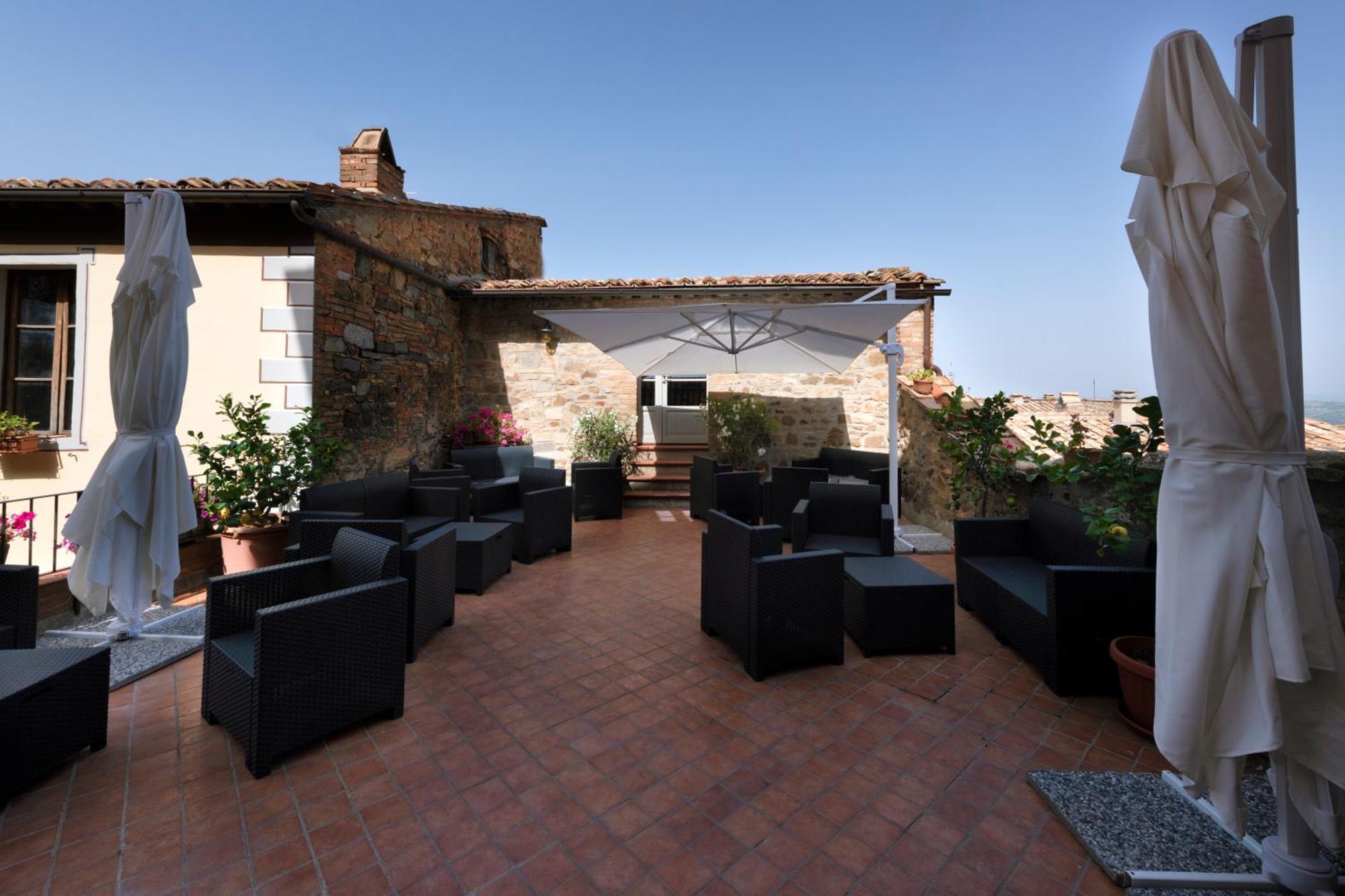 Il Palazzo Del Cardinale Bed & Breakfast Montalcino Bagian luar foto