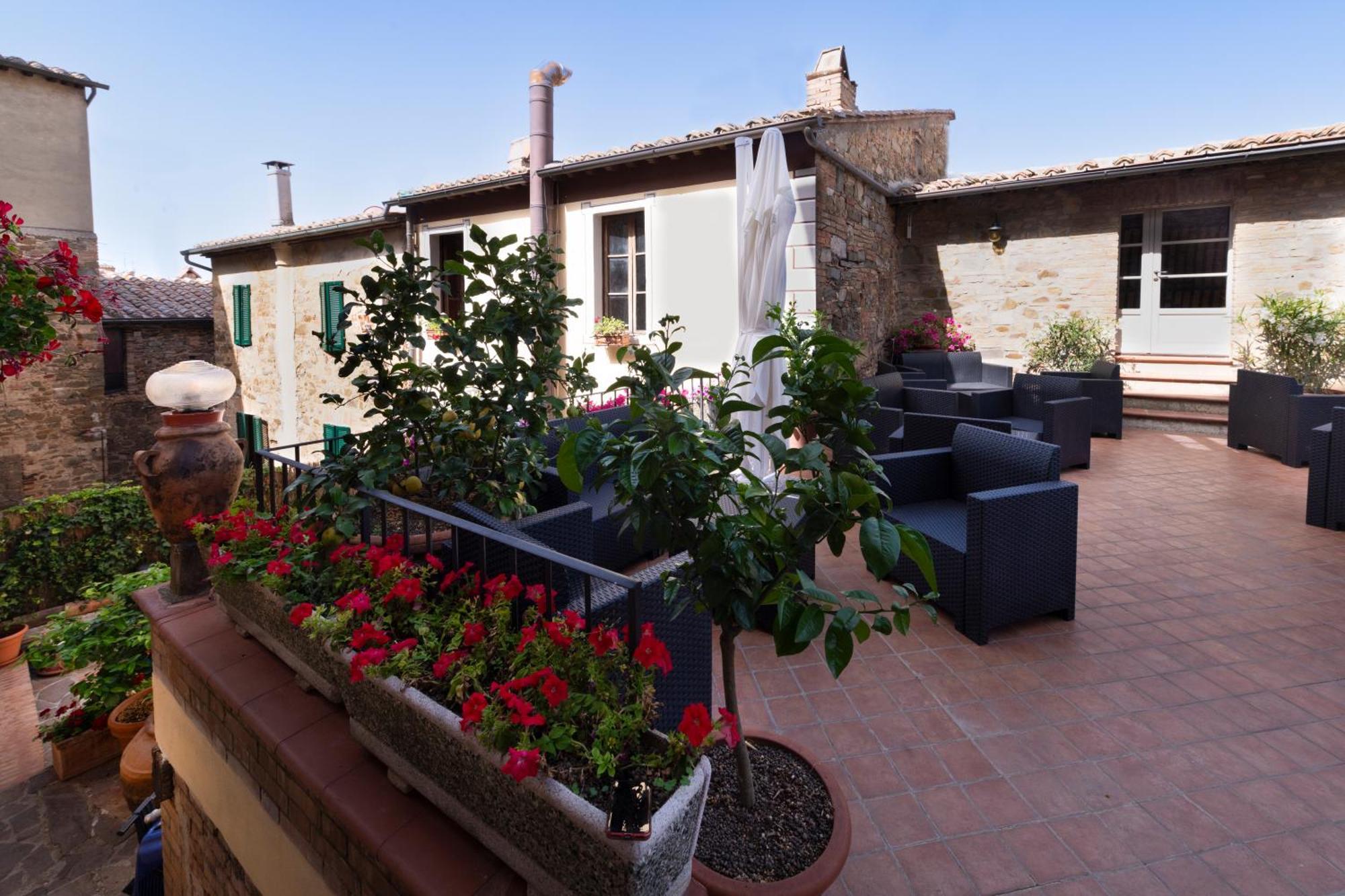 Il Palazzo Del Cardinale Bed & Breakfast Montalcino Bagian luar foto