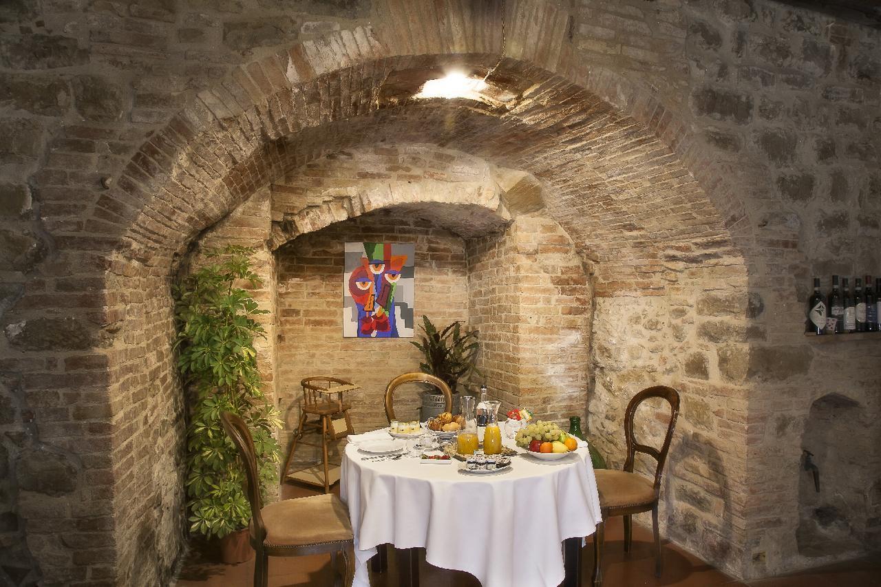 Il Palazzo Del Cardinale Bed & Breakfast Montalcino Bagian luar foto