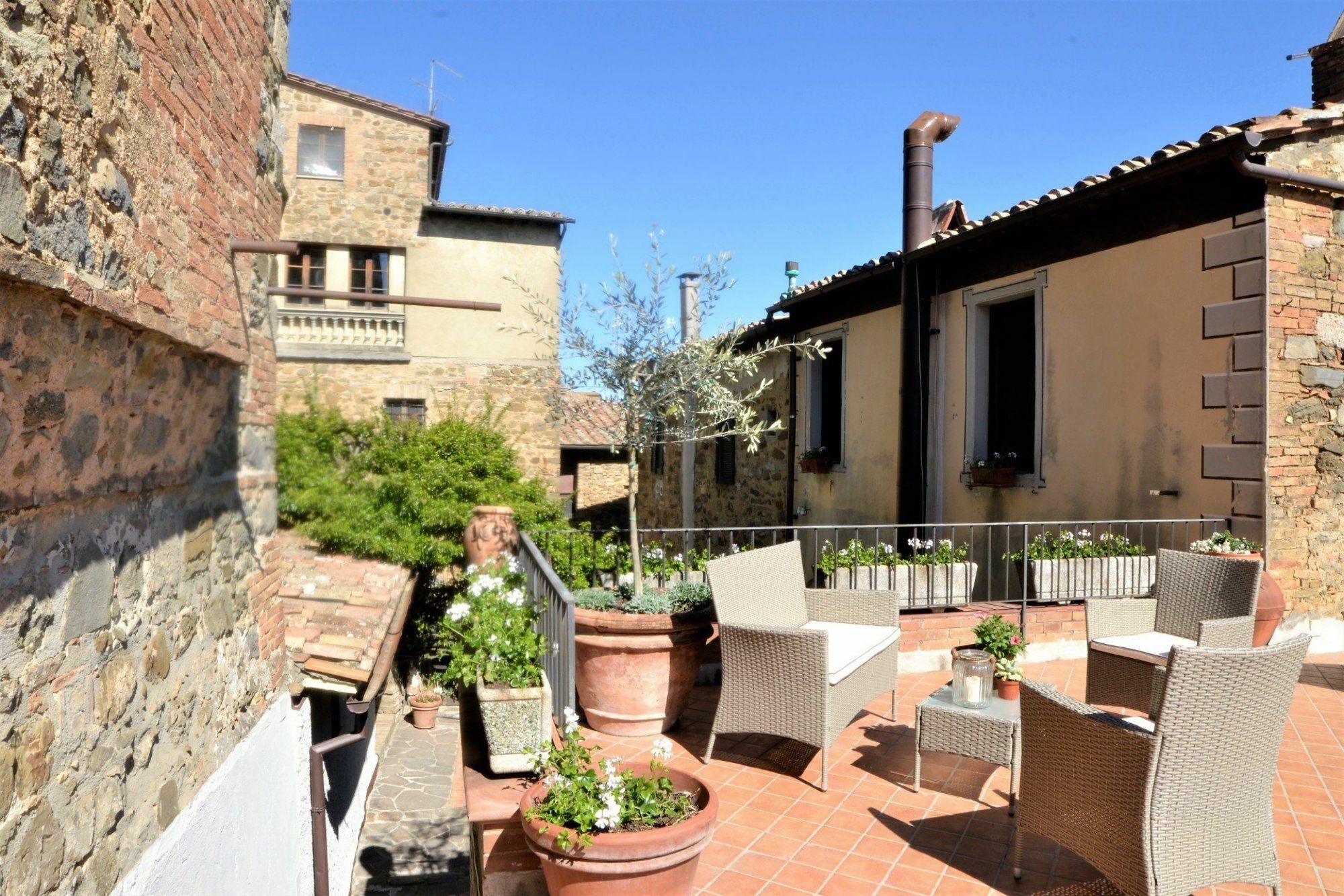 Il Palazzo Del Cardinale Bed & Breakfast Montalcino Bagian luar foto